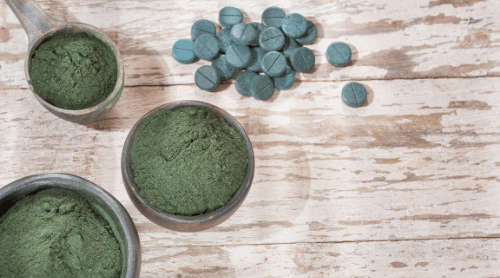 spirulina powder and pills featured