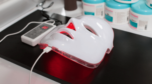 red light therapy mask at home featured