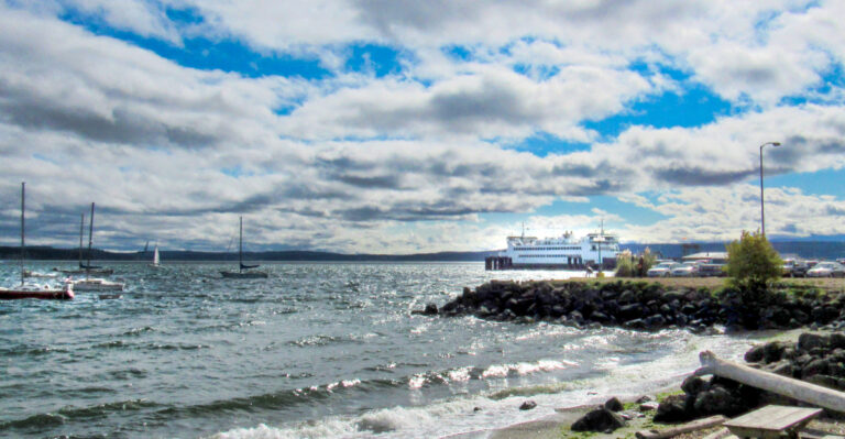 15 Best US Seaside Destinations for a Chill Summer Vacation